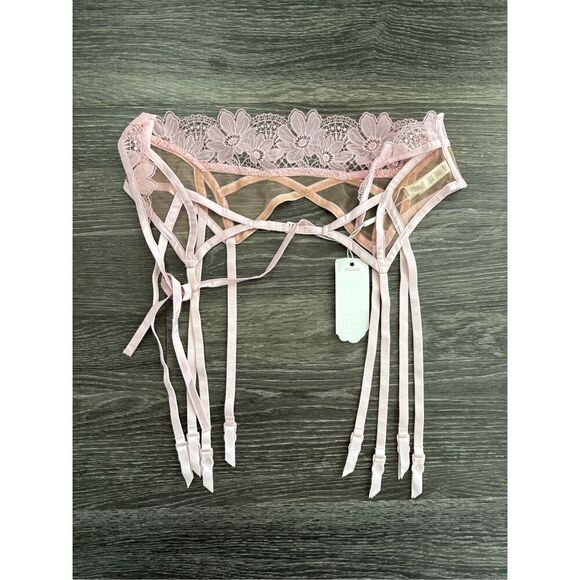 NWT For Love & Lemons Aimee Floral Garter Belt In Pink Size Medium - Picture 3 of 4